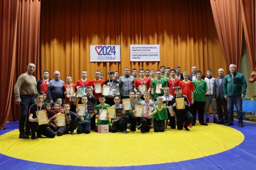 Турнир по борьбе "Көрәш" памяти Фарита Азизова в селе Нижние Каракитяны Дрожжановского района РТ