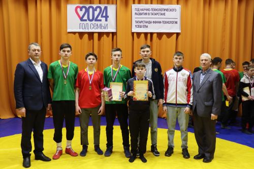 Турнир по борьбе "Көрәш" памяти Фарита Азизова в селе Нижние Каракитяны Дрожжановского района РТ