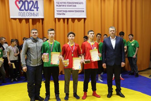 Турнир по борьбе "Көрәш" памяти Фарита Азизова в селе Нижние Каракитяны Дрожжановского района РТ