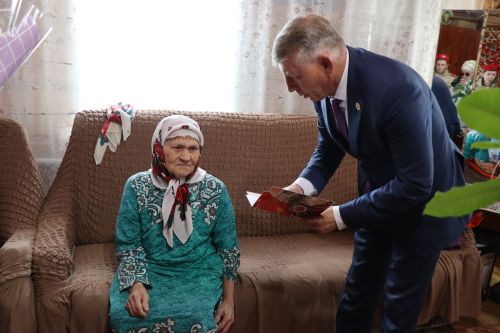 Поздравление тружеников тыла в Дрожжановском районе-2024