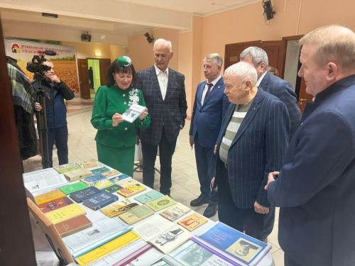 В Дрожжановском районе РТ состоялась презентация книги о Заки Нури