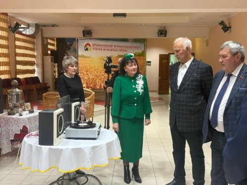 В Дрожжановском районе РТ состоялась презентация книги о Заки Нури
