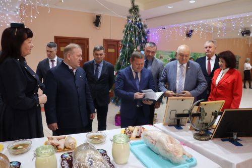 Слет передовиков сельского хозяйства и перерабатывающей промышленности в Дрожжаном -2025