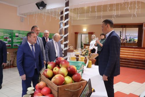 Слет передовиков сельского хозяйства и перерабатывающей промышленности в Дрожжаном -2025
