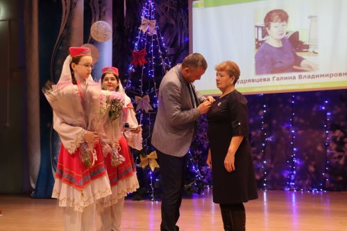 Слет передовиков сельского хозяйства и перерабатывающей промышленности в Дрожжаном -2025