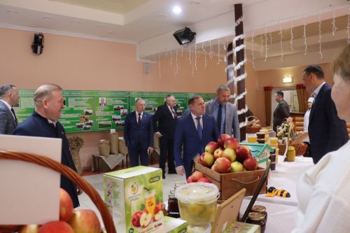 Слет передовиков сельского хозяйства и перерабатывающей промышленности в Дрожжаном -2025