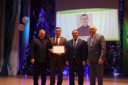 Слет передовиков сельского хозяйства и перерабатывающей промышленности в Дрожжаном -2025