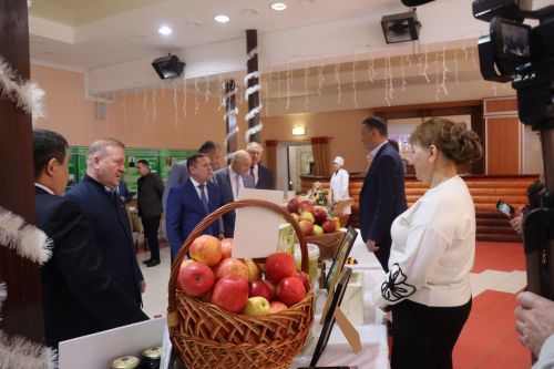 Слет передовиков сельского хозяйства и перерабатывающей промышленности в Дрожжаном -2025