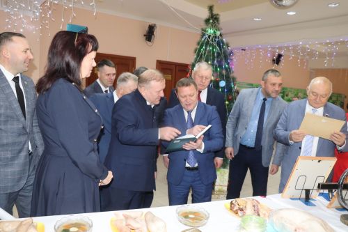 Слет передовиков сельского хозяйства и перерабатывающей промышленности в Дрожжаном -2025
