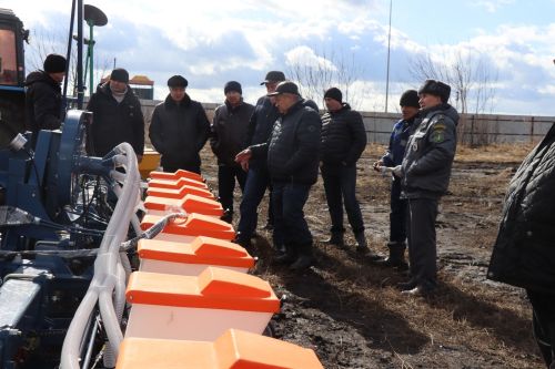 Готовность техники к проведению весенне-полевых работ в Дрожжаном - 2025 года