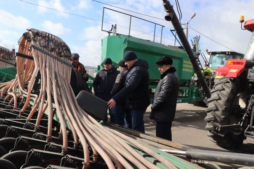 Готовность техники к проведению весенне-полевых работ в Дрожжаном - 2025 года