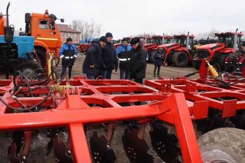 Готовность техники к проведению весенне-полевых работ в Дрожжаном - 2025 года