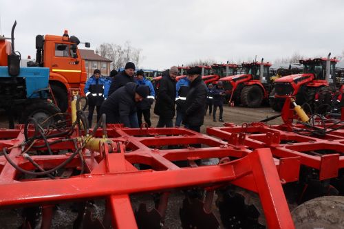Готовность техники к проведению весенне-полевых работ в Дрожжаном - 2025 года
