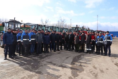 Готовность техники к проведению весенне-полевых работ в Дрожжаном - 2025 года