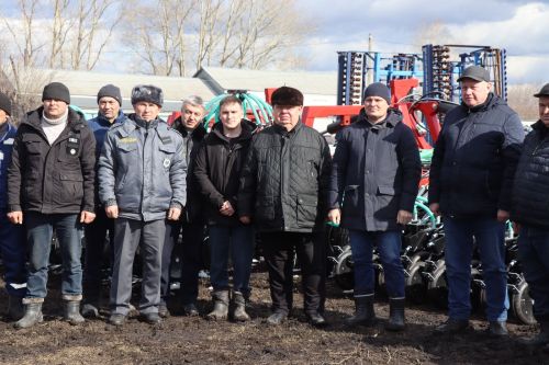 Готовность техники к проведению весенне-полевых работ в Дрожжаном - 2025 года