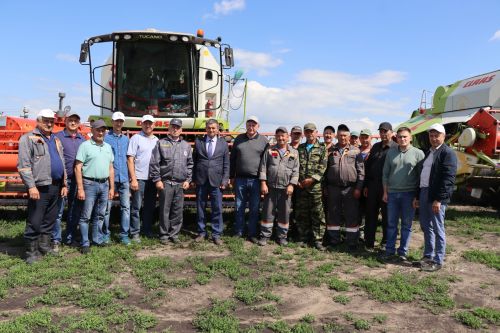 В Дрожжановском районе РТ состоялся парад комбайнов-2025