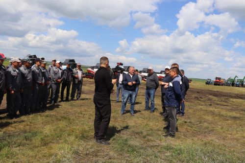 В Дрожжановском районе РТ состоялся парад комбайнов-2025