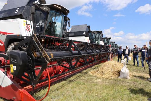 В Дрожжановском районе РТ состоялся парад комбайнов-2025