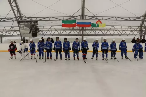 Хоккей памяти Ильмира Хайбуллова в Дрожжановском районе