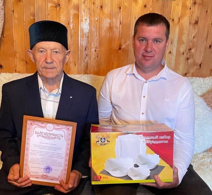 Иске Чүпрәледән Шәүкәт Иниятулла улы Алимов гомерен мал табибына багышлаган