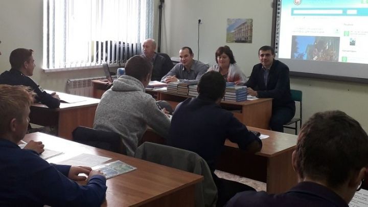 В Дрожжаном прошёл обучающий семинар для членов студенческого отряда «Форпост»