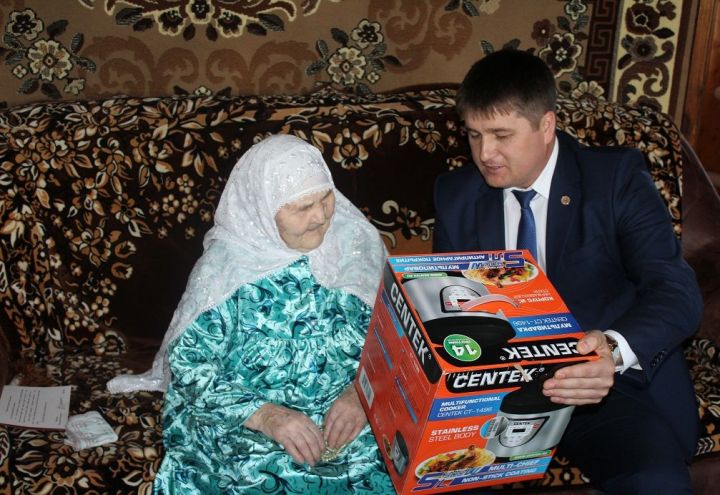 Жительницу села Старое Шаймурзино Дрожжановского района поздравили с 90-летием