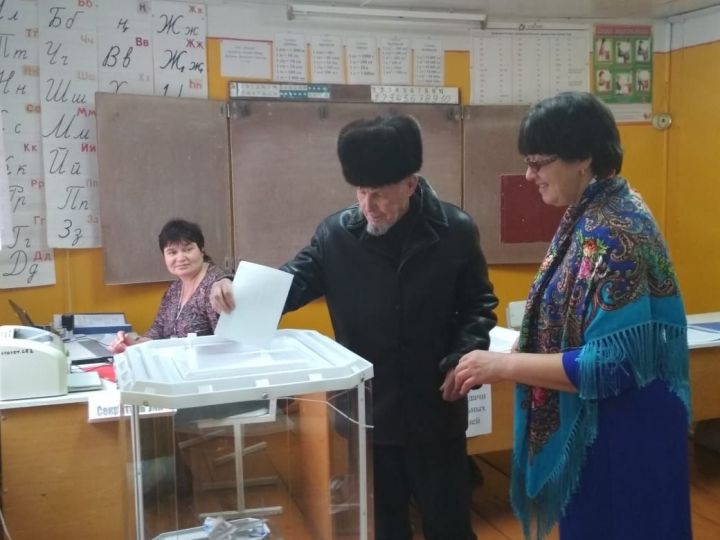 Старшее поколение Дрожжановского района активно принимает участие на референдуме по самообложению