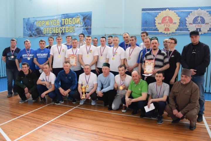 Команда мухтасибата Дрожжановского района стала  чемпионам на турнире по волейболу Казыята