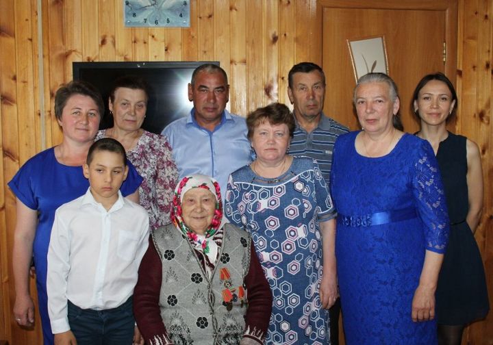 Жительницу Дрожжановского  района поздравили с 90-летием