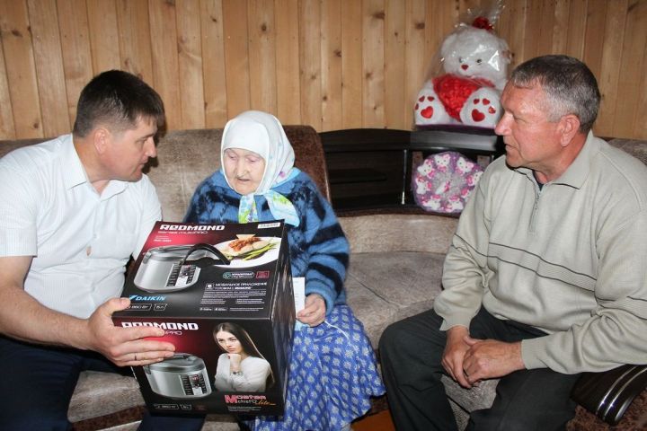 90 лет исполнилось жительнице села Новое Ильмово Дрожжановского района