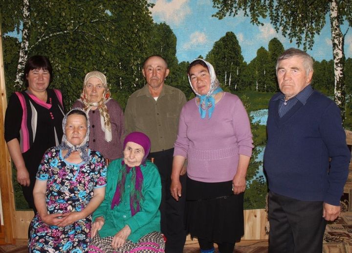 Жительницу Дрожжановского района поздравили с юбилеем