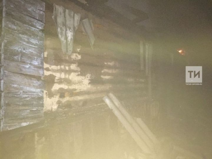 В жилом доме в Татарстане сгорели два человека