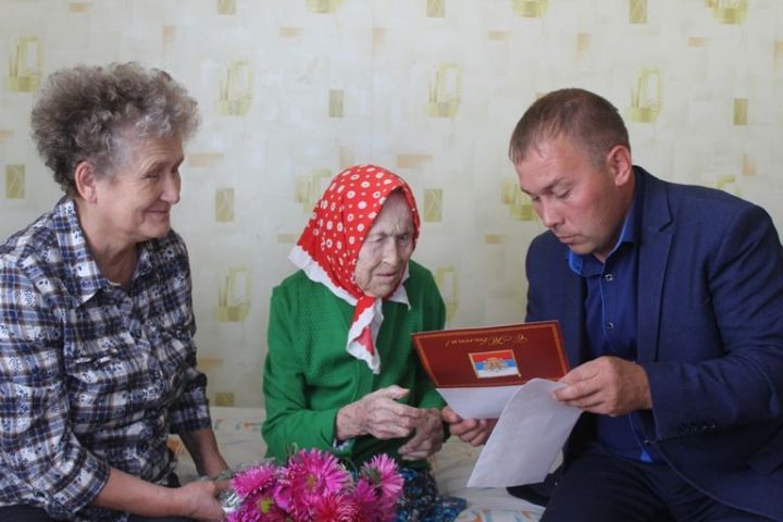 С 95-летним юбилеем поздравили жительницу Дрожжановского района