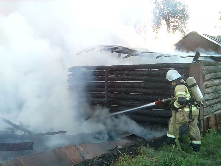 Два пожара и один погибший за выходные в Дрожжановском районе