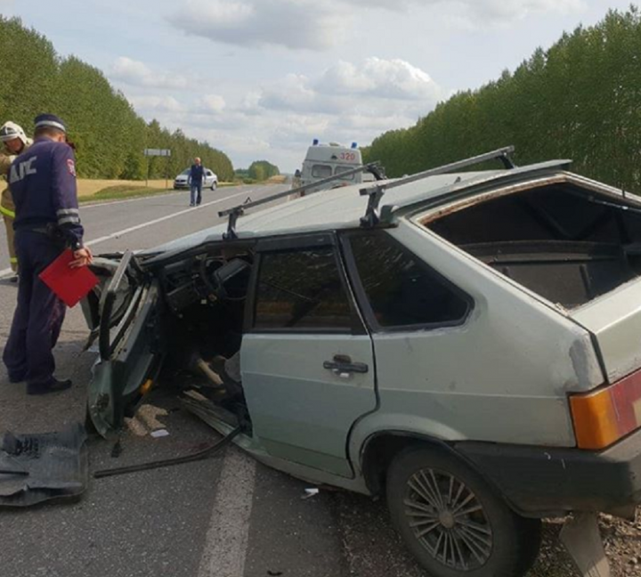 На  автодороге "Дрожжаное-Бурундуки"  произошло столкновение двух автомобилей