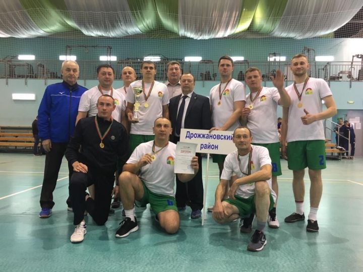 Дрожжановская команда муниципальных служащих стала чемпионом