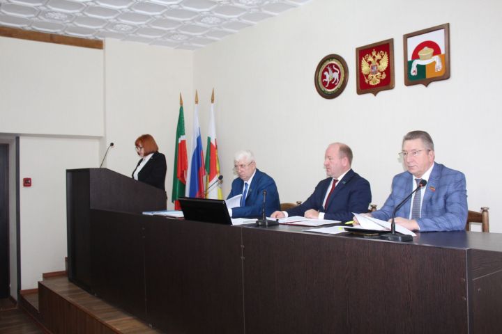 На заседании Совета Дрожжановского района рассмотрели проект бюджета