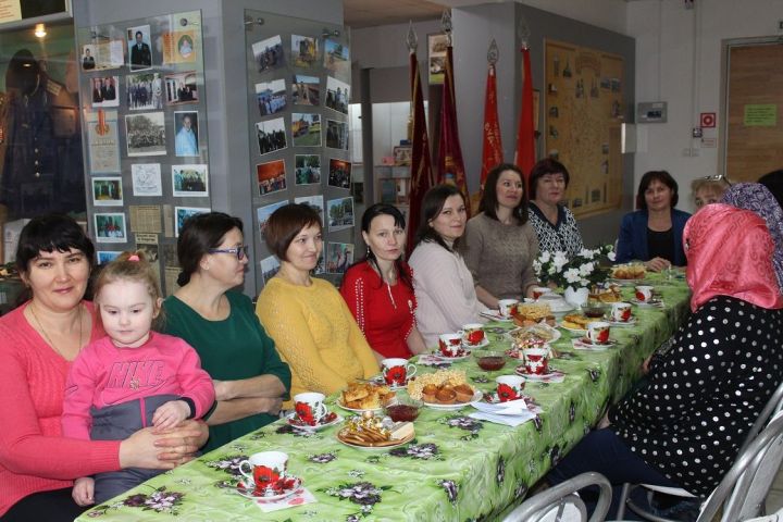 В Дрожжановском краеведческом музее состоялось мероприятие ко Дню Матери