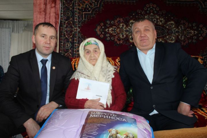 В первый день зимы  жительница села Татарский Саплык  отметила  90-летний юбилей