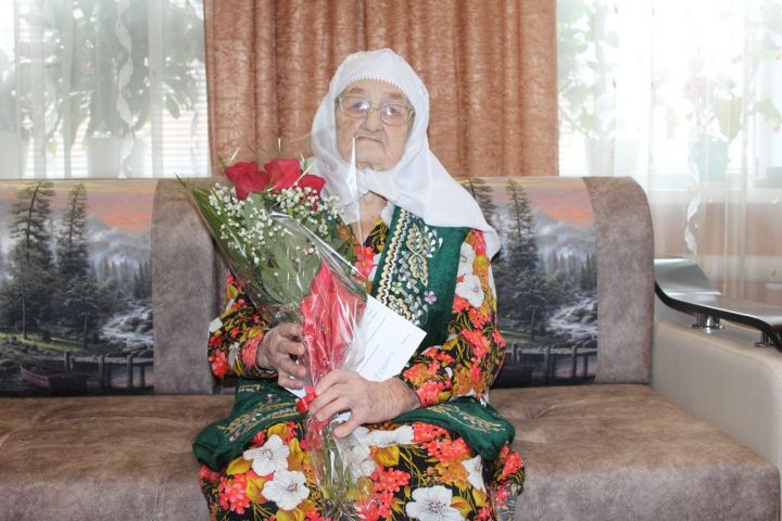 95-летний юбилей отметила жительница села Старое Дрожжаное