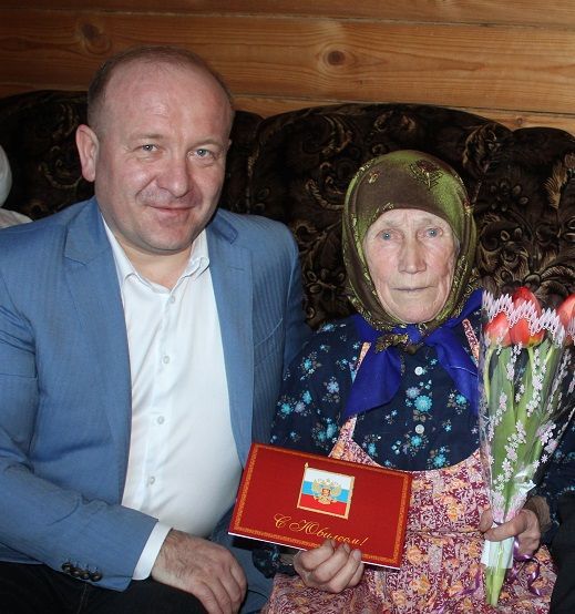 Марат Гафаров поздравил с 90-летием вдову ветерана Великой Отечественной войны