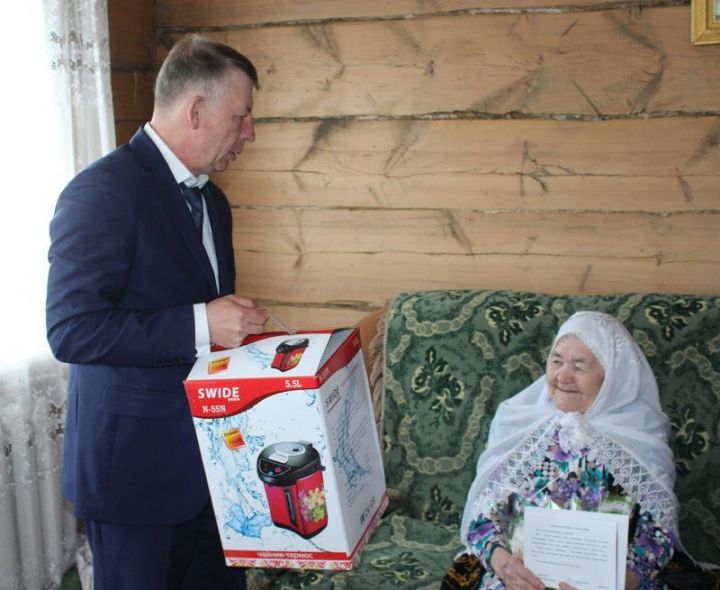 Труженице тыла Мусфире Алиулловой  исполнилось  90 лет
