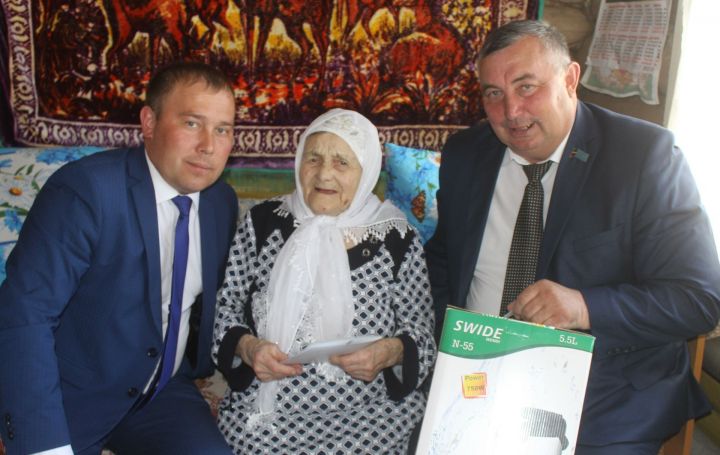 Жительницу села Новые Ишли Дрожжановского района  поздравили с 90-летием