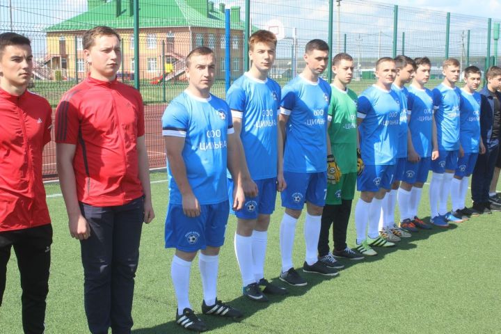 В Дрожжаном прошёл районный турнир по мини-футболу памяти Марата Салахова