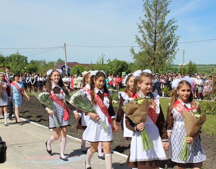 В Дрожжановском районе во всех школах  прозвенел последний звонок