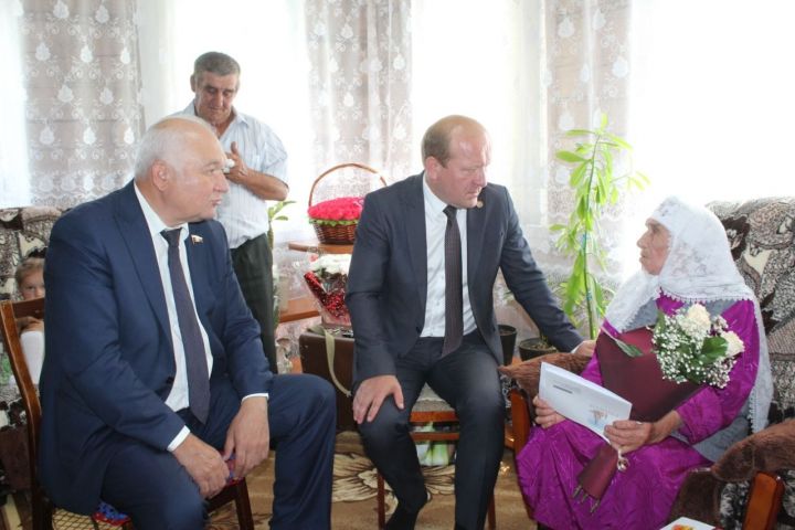 В первый день июля сразу три жительницы Дрожжановского района отметили 90-летие