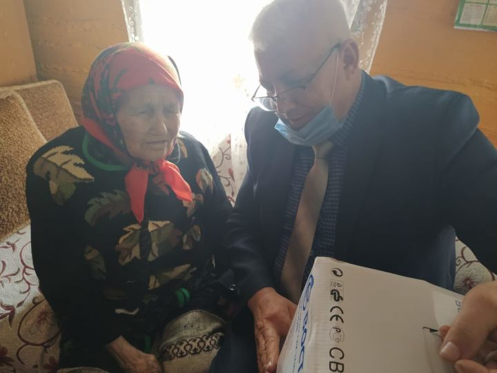 В День Пожилых людей 90-летие отметили две жительницы Дрожжановского района
