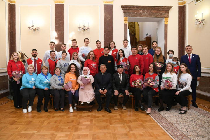 В Казанском Кремле наградили волонтеров РТ