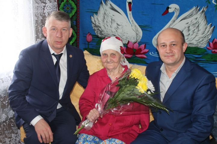 Жительницу села Большая Цильна поздравили с 90 летием