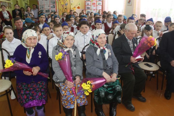 Ветеранам тыла в селах Городище, Новое Чекурское и Большая Цильна вручили юбилейные медали